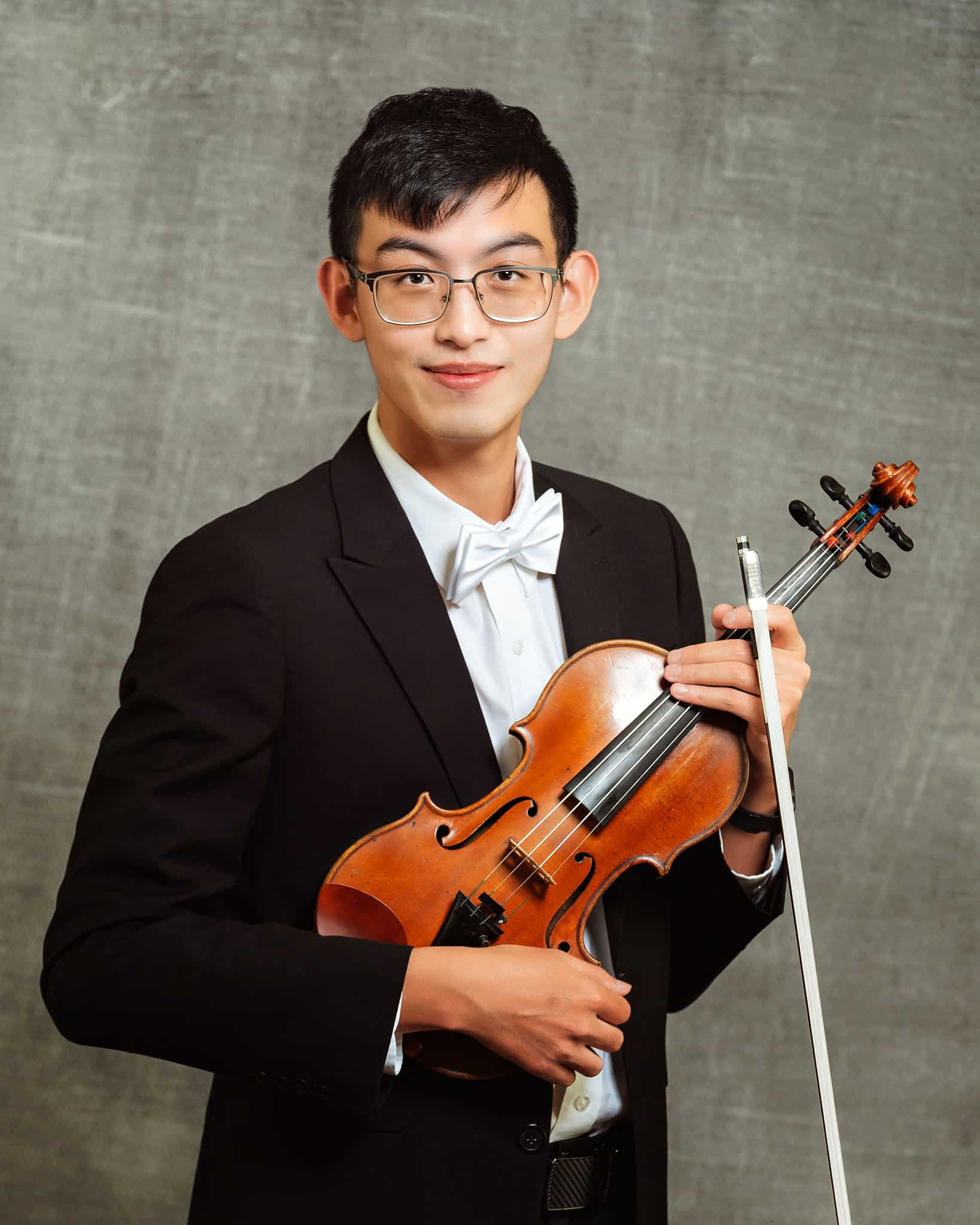 an image of musician You-Xin Li